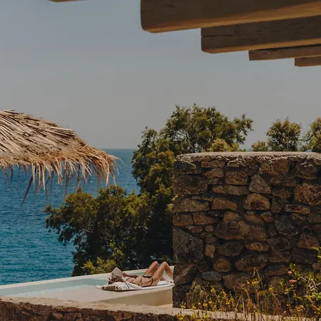 Otel The Wild By Interni Kalafatis