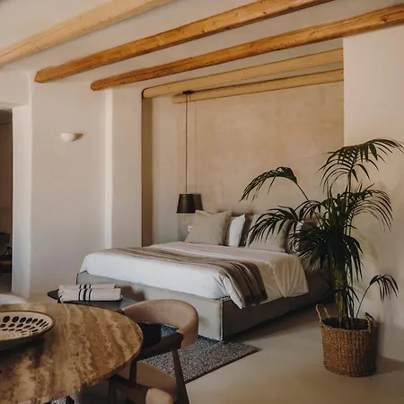 Otel The Wild By Interni Kalafatis